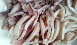 爆料鱿鱼的做法视频,跟随视频学做美味爆炒鱿鱼