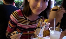 揉胸漫画,趣味解读生活中的温馨瞬间